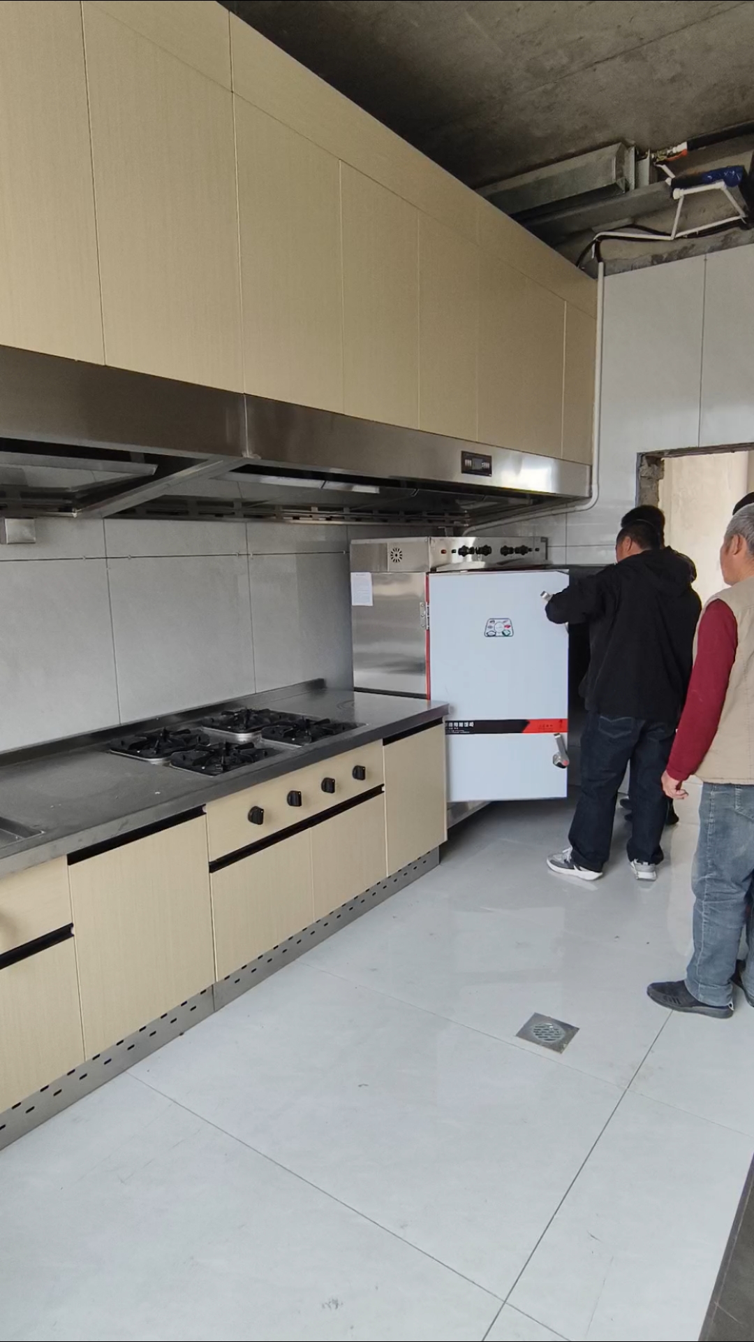 私人会所宴请接待厨房不锈钢整体橱柜猛火灶!