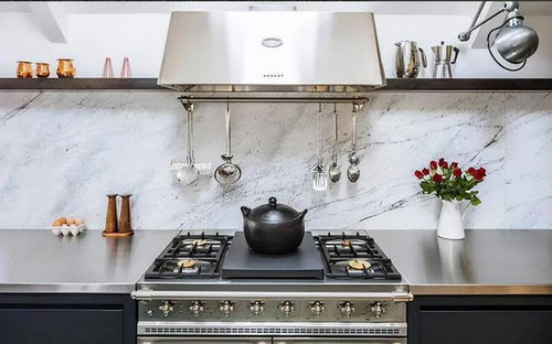 不锈钢橱柜易清洗 不开裂,为什么火不起来 了解后才知坑大了